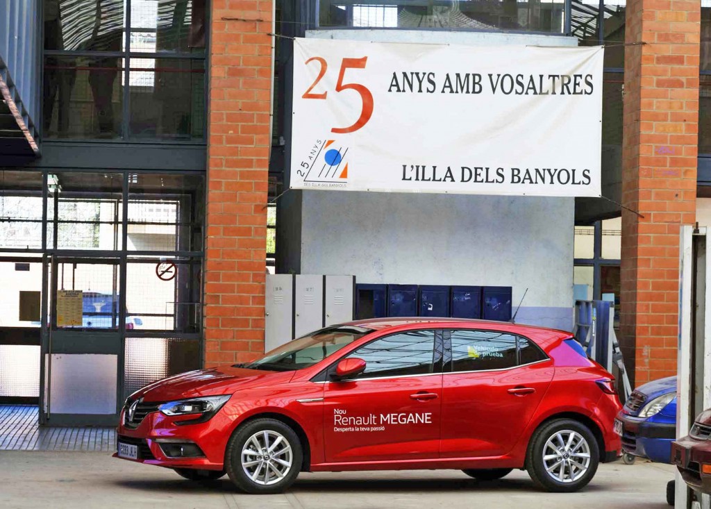 Pres&egrave;ncia Renault Ros a INS Illa de Banyola EL Prat