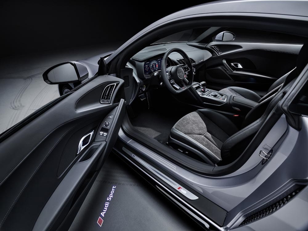 Audi R8 V10 RWS 2020 interior