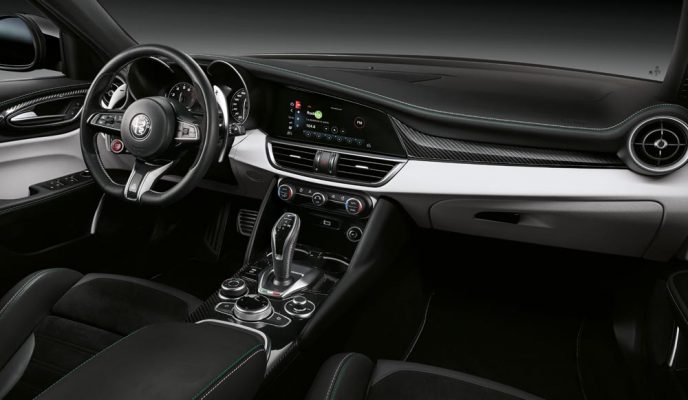 Alfa Romeo Giulia y Stelvio Quadrifoglio 2020 interior