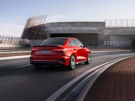 Audi S3 Sedan 2020 movimiento trasera