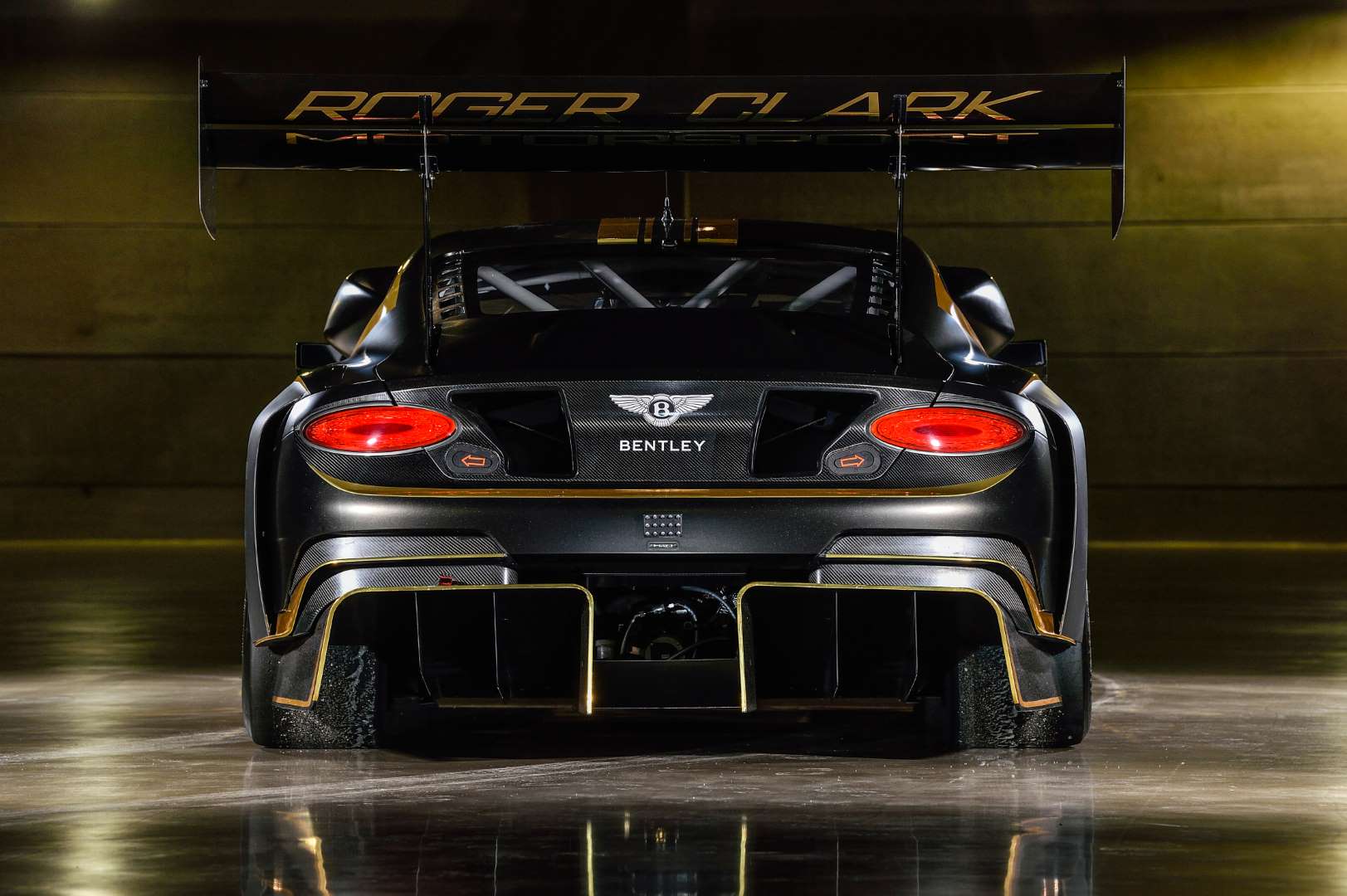 Bentley Continental GT3 Pikes