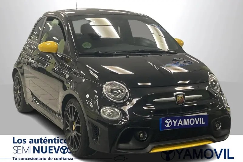 Abarth 500 negro con toques amarillos