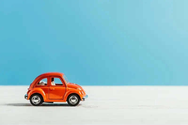 coche naranja pequeño de ocasión