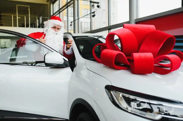 papanoel-concesionario Papa Noel en un concesionario de ocasión